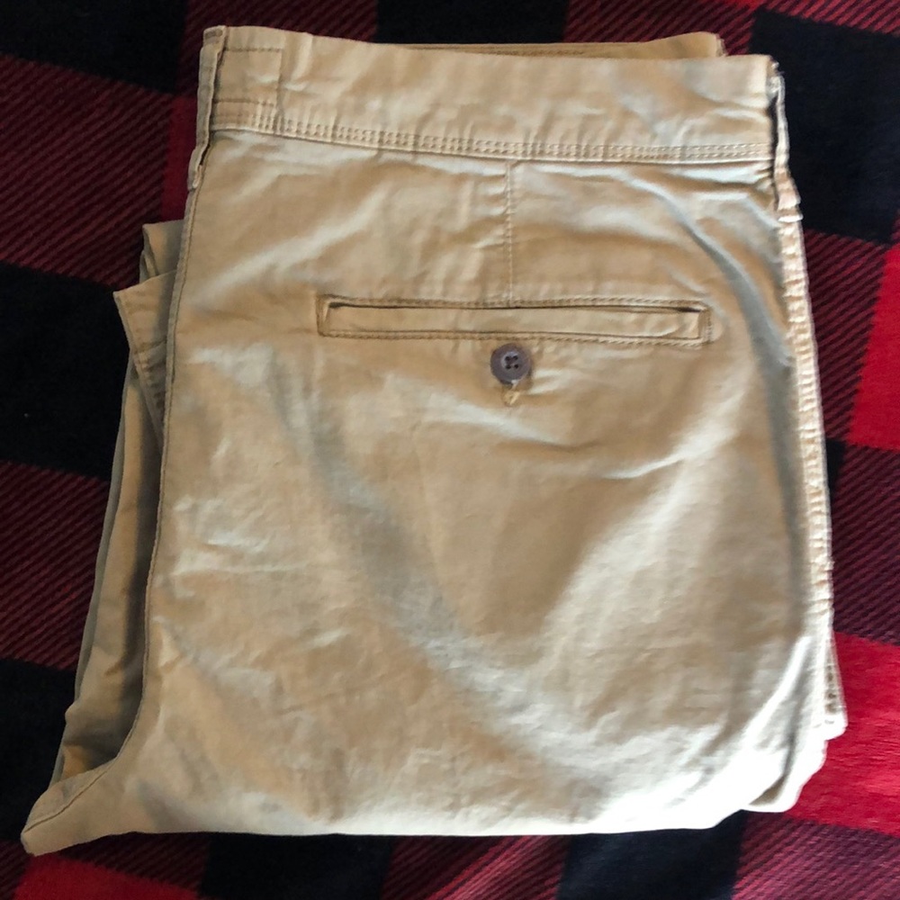 American Eagle Next Level Flex tan pants 32/34